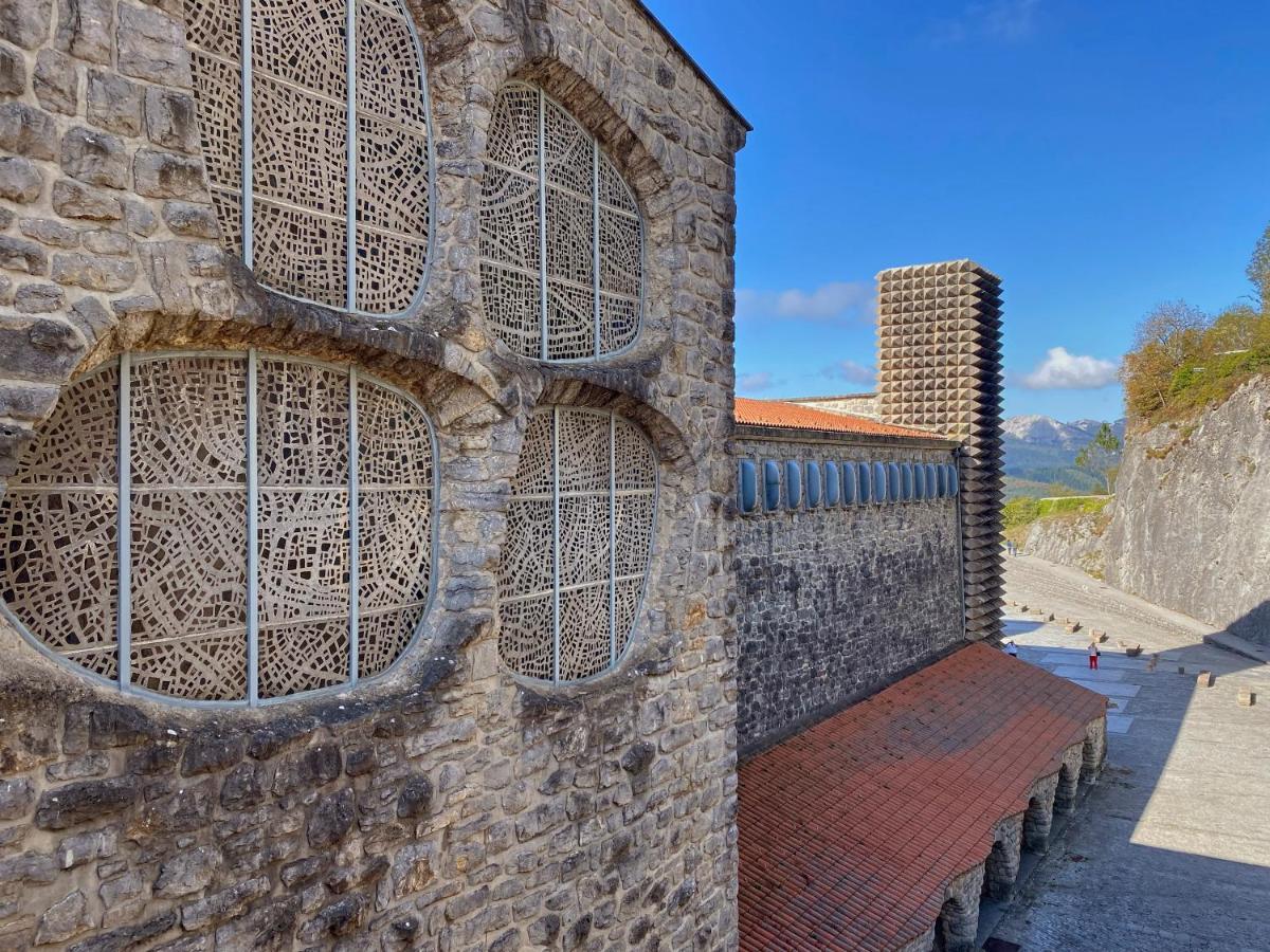 Iraipe Santuario De Arantzazu Hotel Oñate 외부 사진