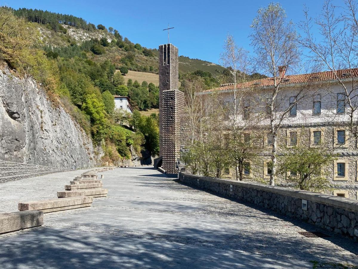 Iraipe Santuario De Arantzazu Hotel Oñate 외부 사진