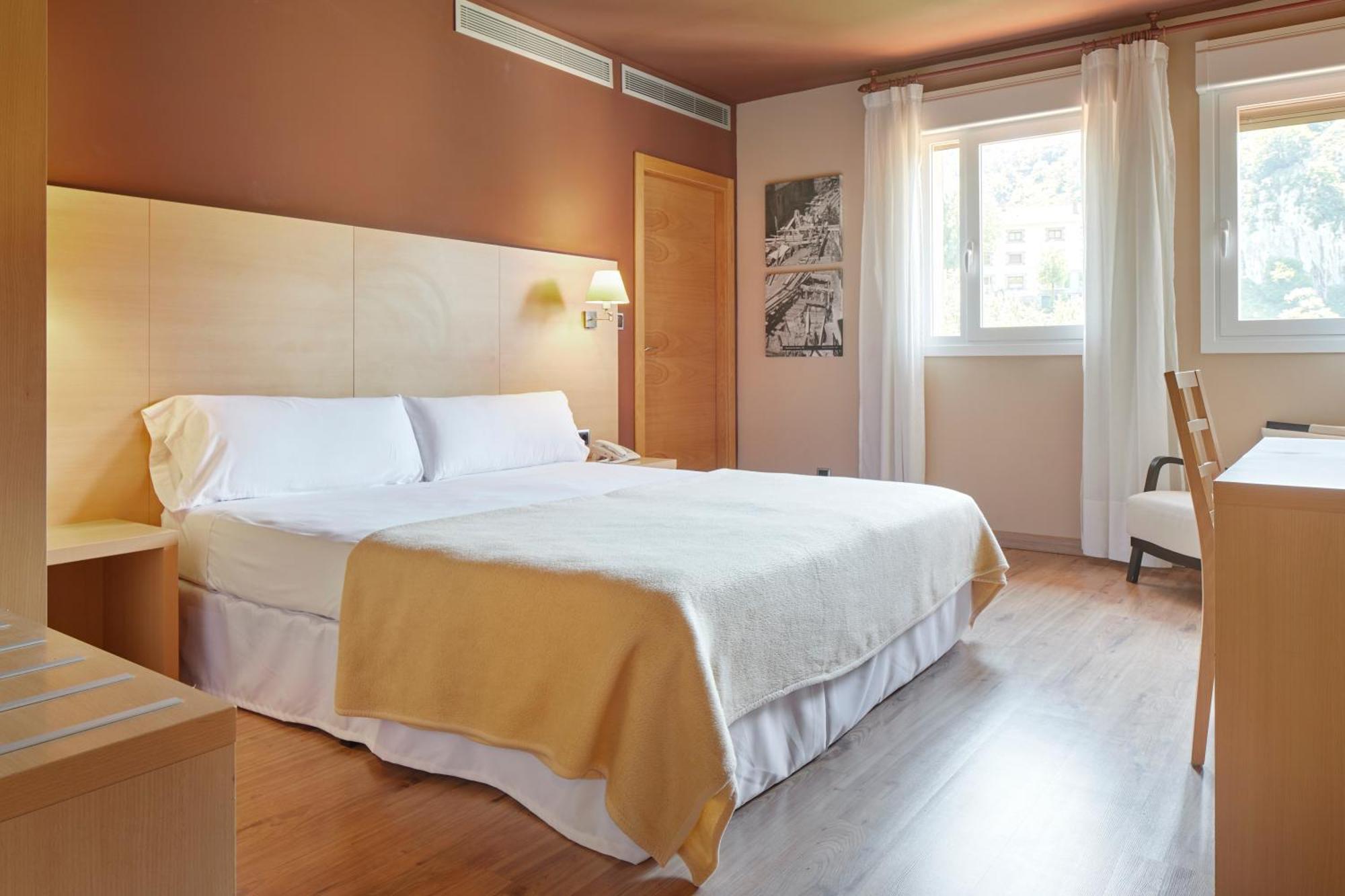 Iraipe Santuario De Arantzazu Hotel Oñate 외부 사진